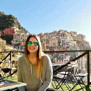 Meet your Posher, Laura